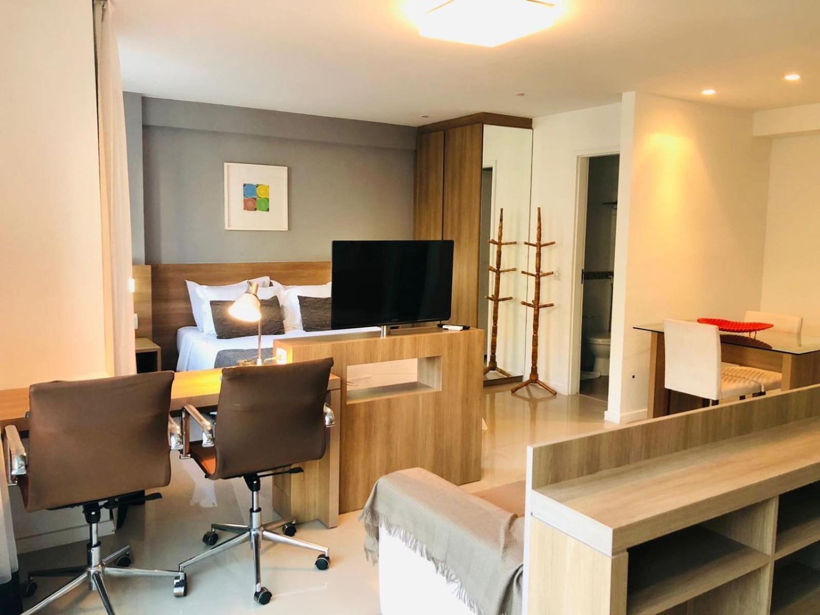 Flat Maravilhoso Inteiro Na Barra Da Tijuca Com Garagem * Rio de Janeiro